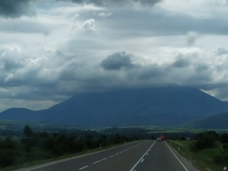 Uspon na Rtanj u jednom tomu